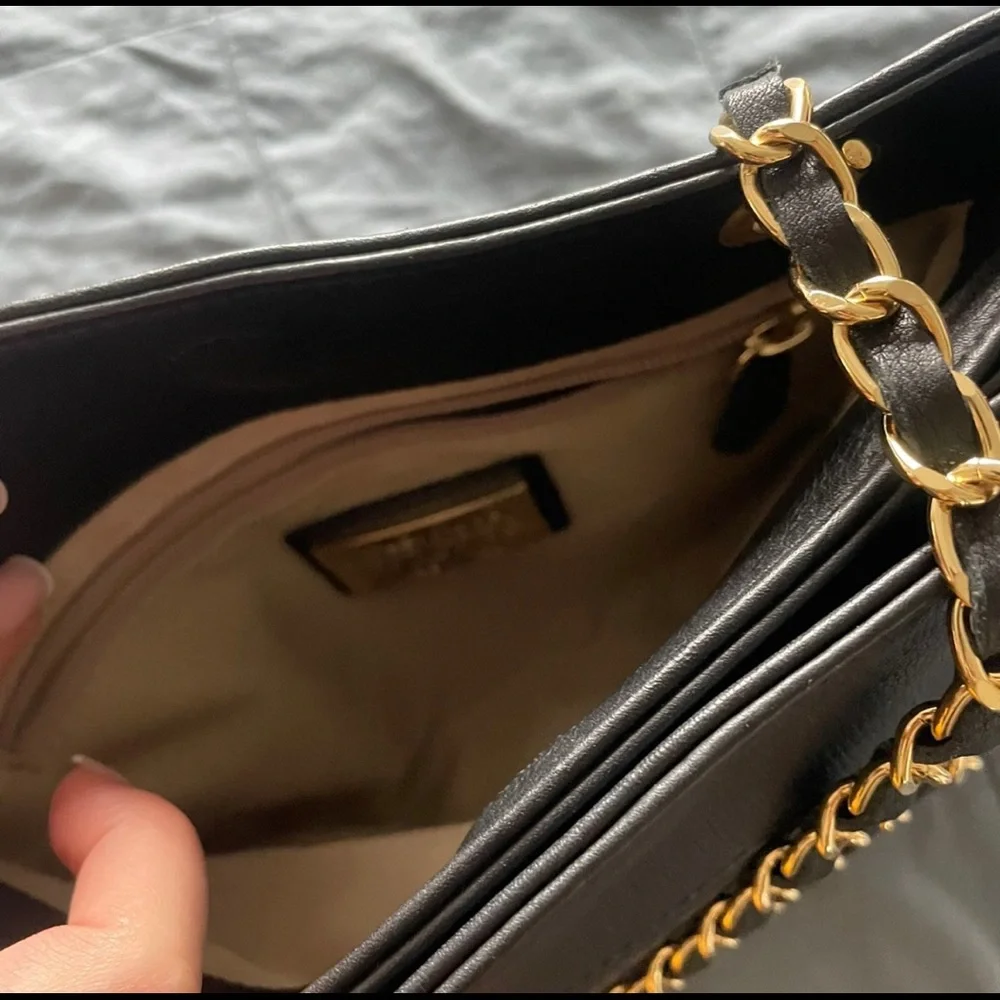 Brand new Valentino bag never worn - Picture 2 of 7